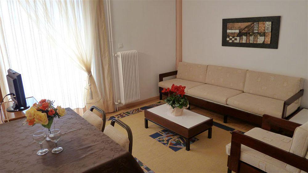 Zina Hotel Apartments Афины Экстерьер фото