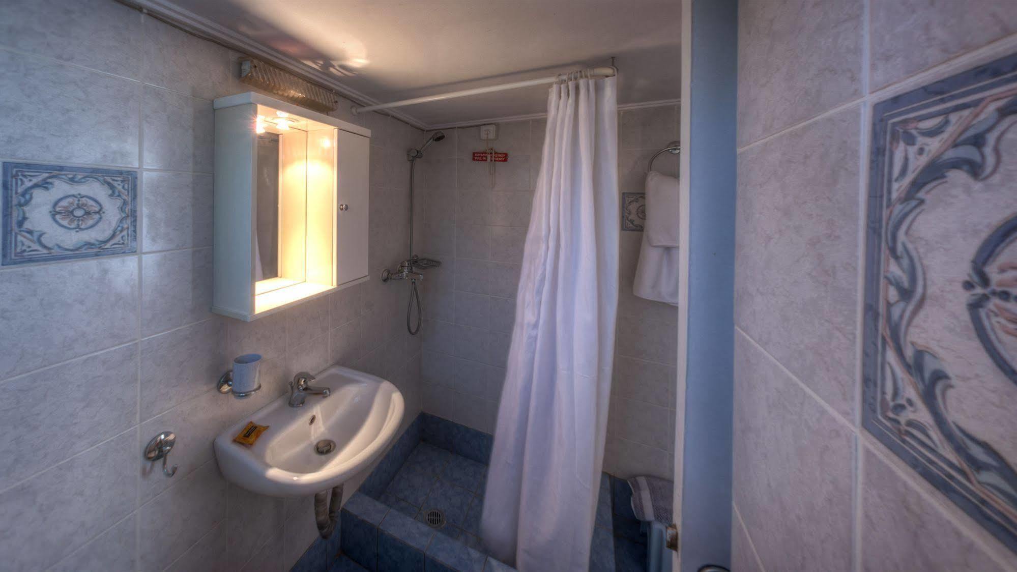 Zina Hotel Apartments Афины Экстерьер фото